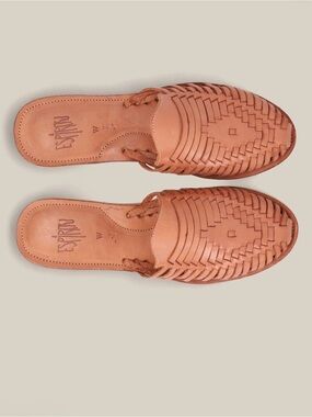 Espritu Sol Women’s Tan Woven Leather Slip-On Mules